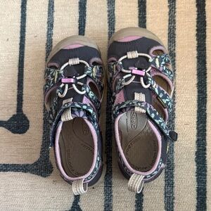 Keen Kids Sandals in Black and Purple Floral